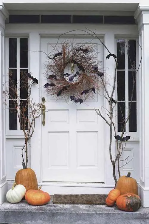 Haunted Halloween Porches For Your New Home - #MoveWithGreens 5