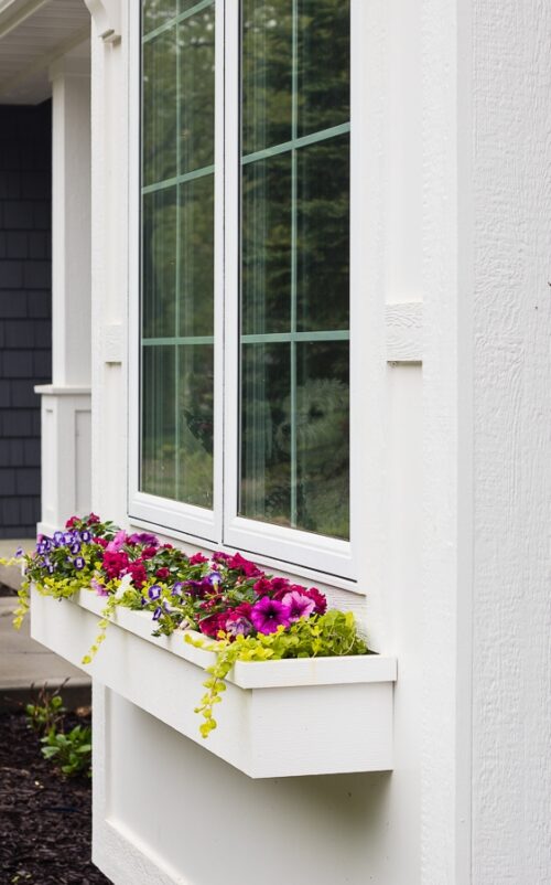 Spring Window Flower Box Inspiration 1 - #MoveWithGreens
